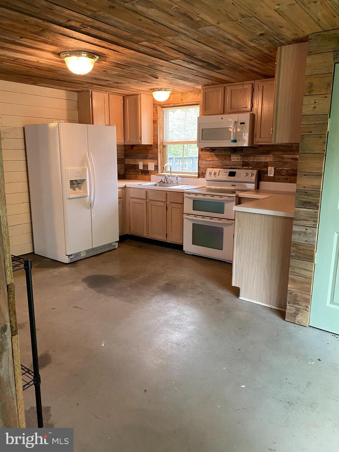 Garage kitchen