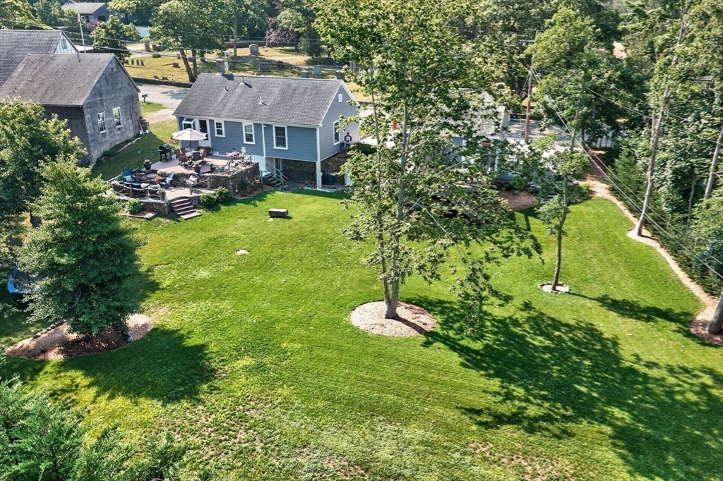 21 West Spring Street Tisbury, MA 02568 - Photo 6 of 30 Gallery Image 6