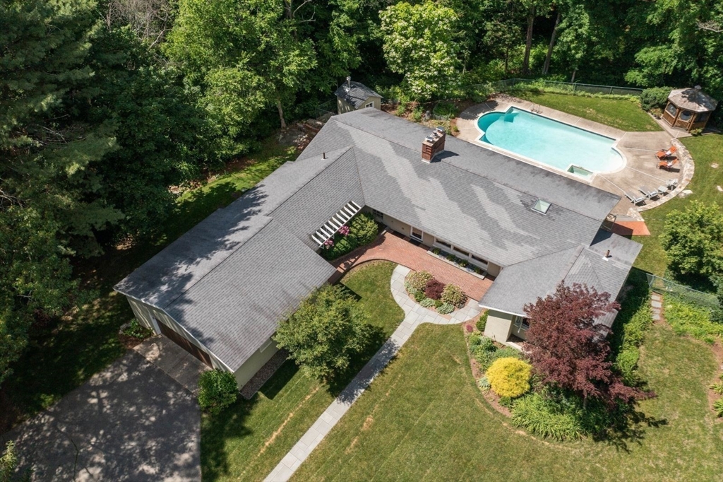 5 Greystone Road Dover, MA 02030 - Photo 2 of 27 Gallery Image 2
