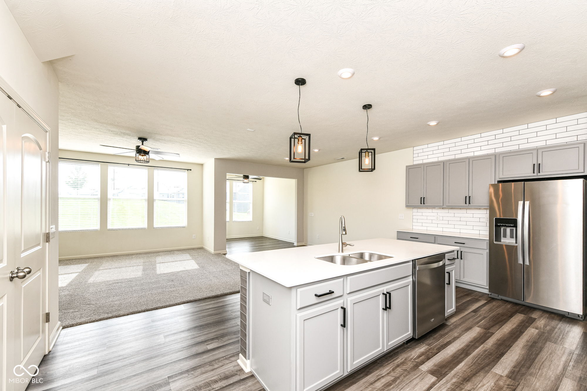 13445 Dewpoint Lane Fishers, IN 46037 - Photo 4 of 46