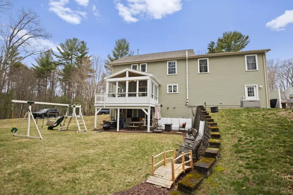$775,000 | 1 Izzy Lane, Kittery, ME 03904