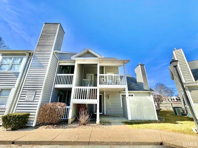 $399,900 | 1537 North Oakhill Drive, Unit B3, South Bend, IN 46637