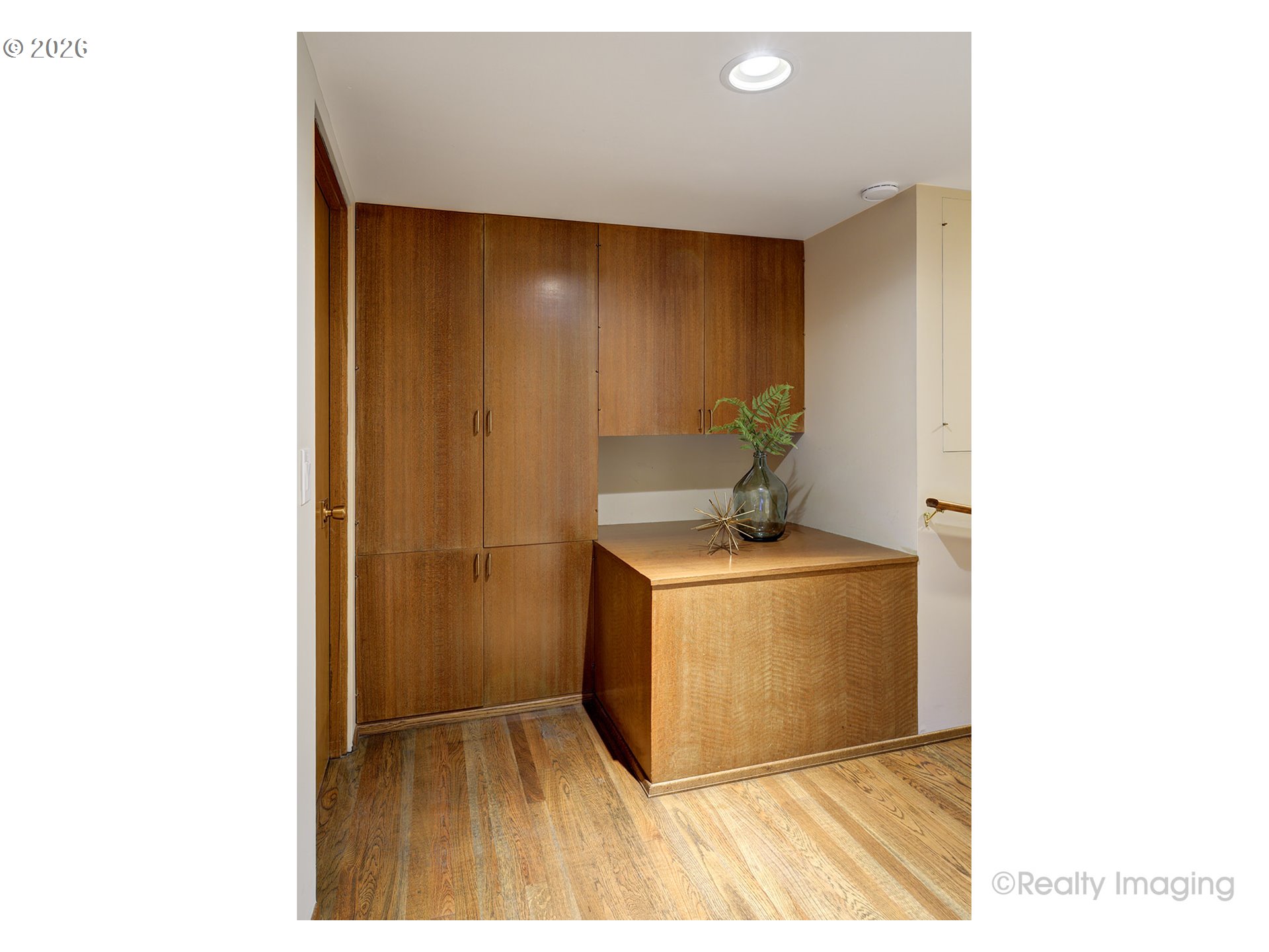 8000 Southwest Linden Road Portland, OR 97225 - Photo 24 of 48 Hallway