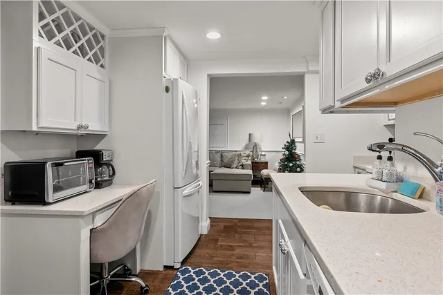 $1,800 | 16 Shields Street, Unit 2, Newport, RI 02840