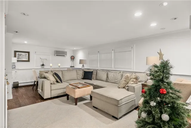 $1,800 | 16 Shields Street, Unit 2, Newport, RI 02840