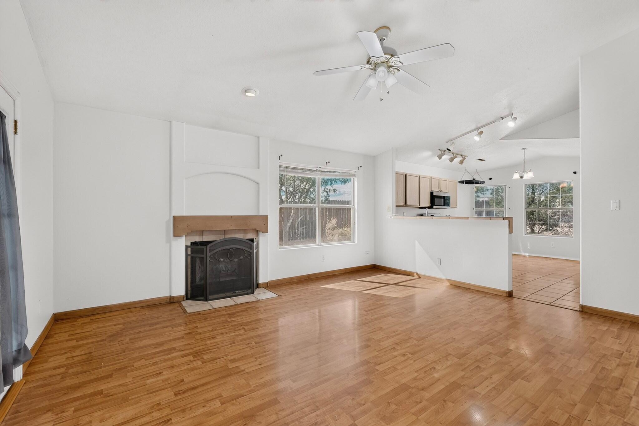 204 10th Avenue Southwest Rio Rancho, NM 87124 - Photo 13 of 51 Gallery Image 13