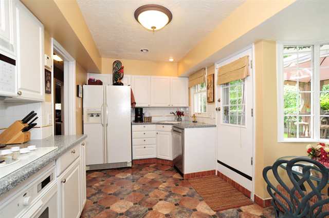 824 East Syringa Road Spokane, WA 99203 - Photo 6 of 9 Gallery Image 6