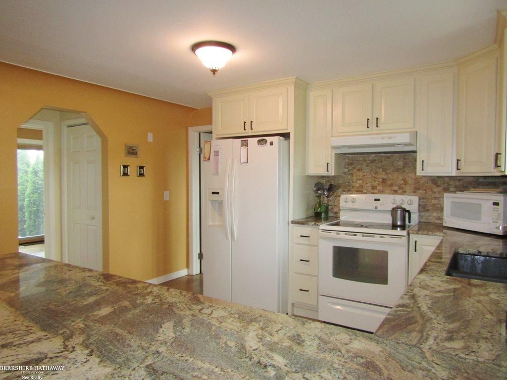 5363 Kidder Road Almont, MI 48003 - Photo 6 of 23 Kitchen