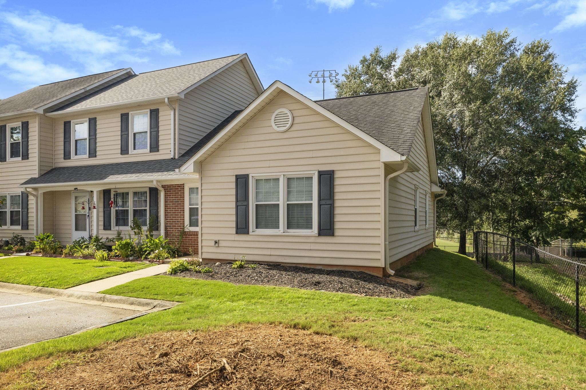 120 Trailside Lane Greenville, SC 29607 - Photo 2 of 28