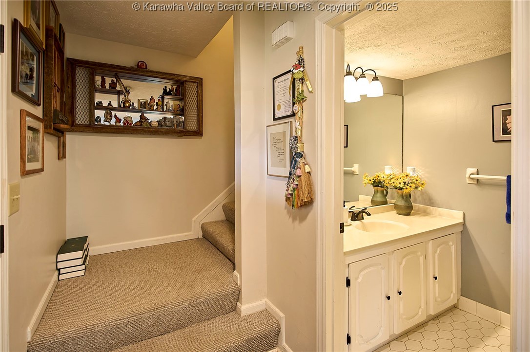 201 Powderhorn Road Charleston, WV 25314 - Photo 40 of 46 Gallery Image 40