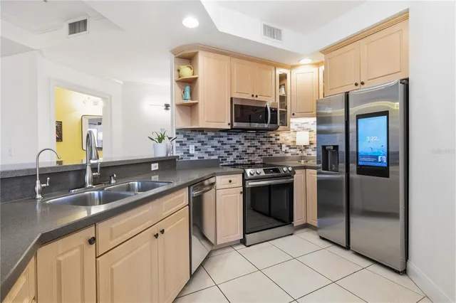 $775,000 | 750 4th Avenue South, Unit 403C, St. Petersburg, FL 33701