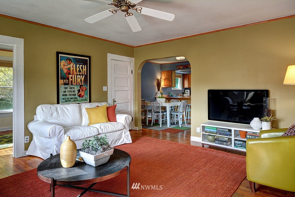 724 North 81st Street Seattle, WA 98103 - Photo 2 of 18 Gallery Image 2