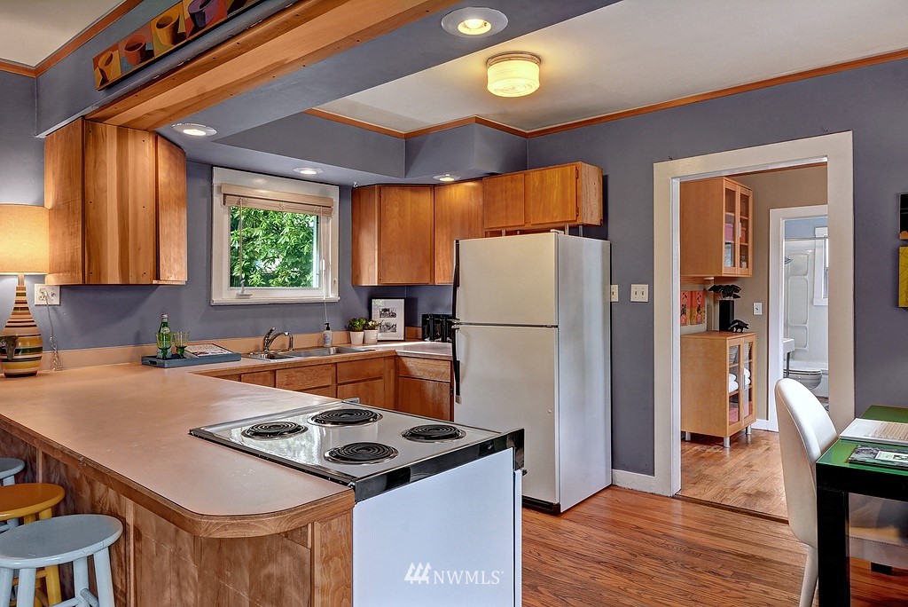 724 North 81st Street Seattle, WA 98103 - Photo 6 of 18 Gallery Image 6