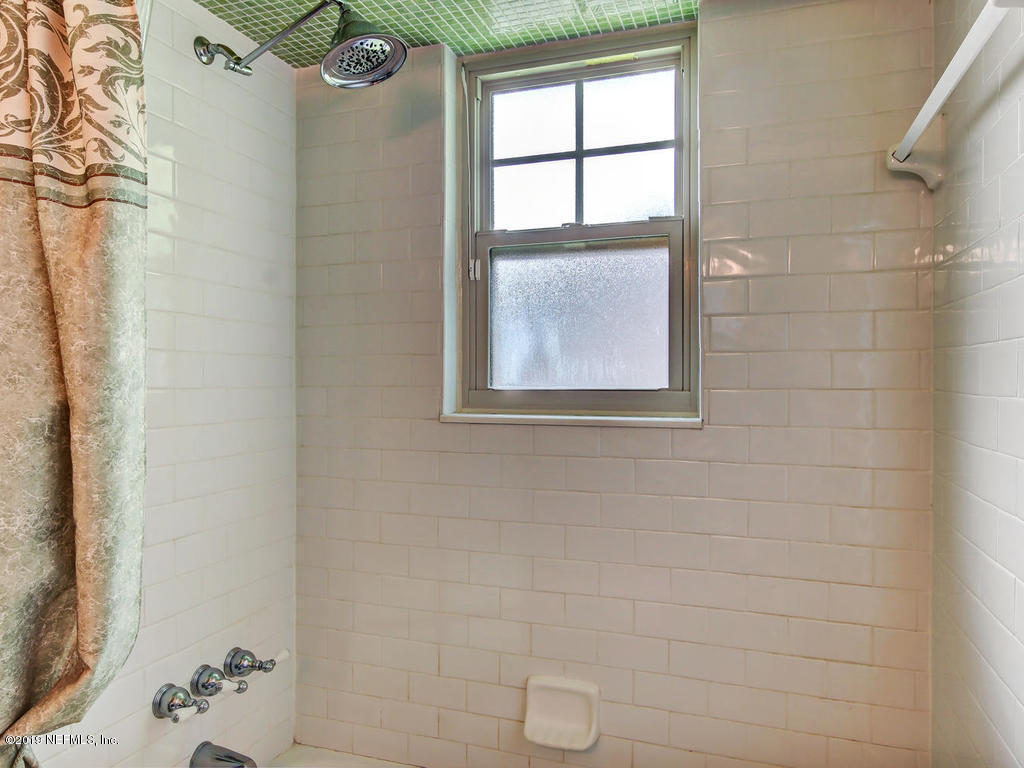 5660 Fort Sumter Road Jacksonville, FL 32210 - Photo 37 of 48 5660 Fort Sumter Rd-037-027-Guest Bath-M
