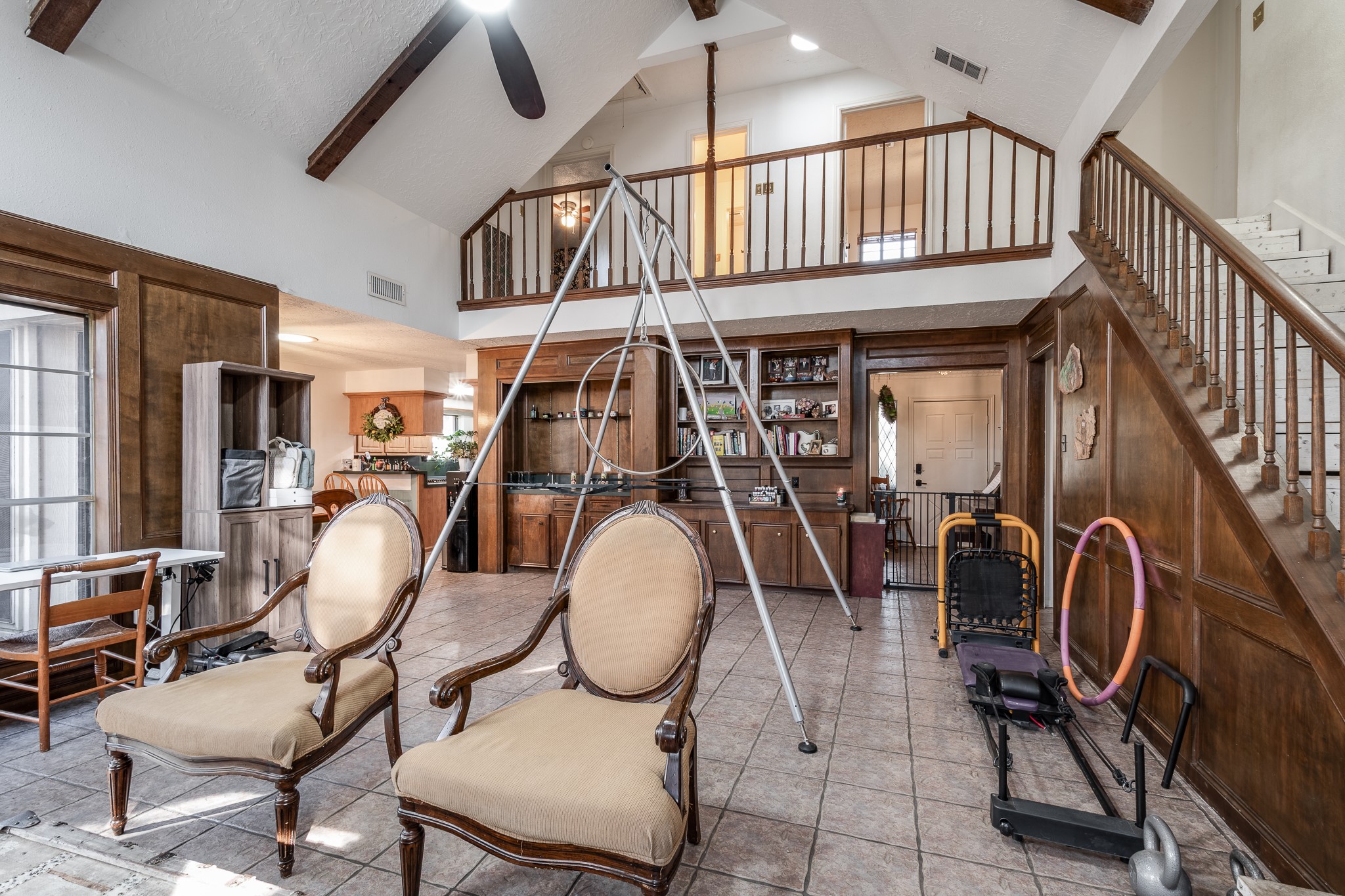 1802 Clover Spring Drive Houston, TX 77339 - Photo 14 of 32 VIEW TO UPSRAIRS