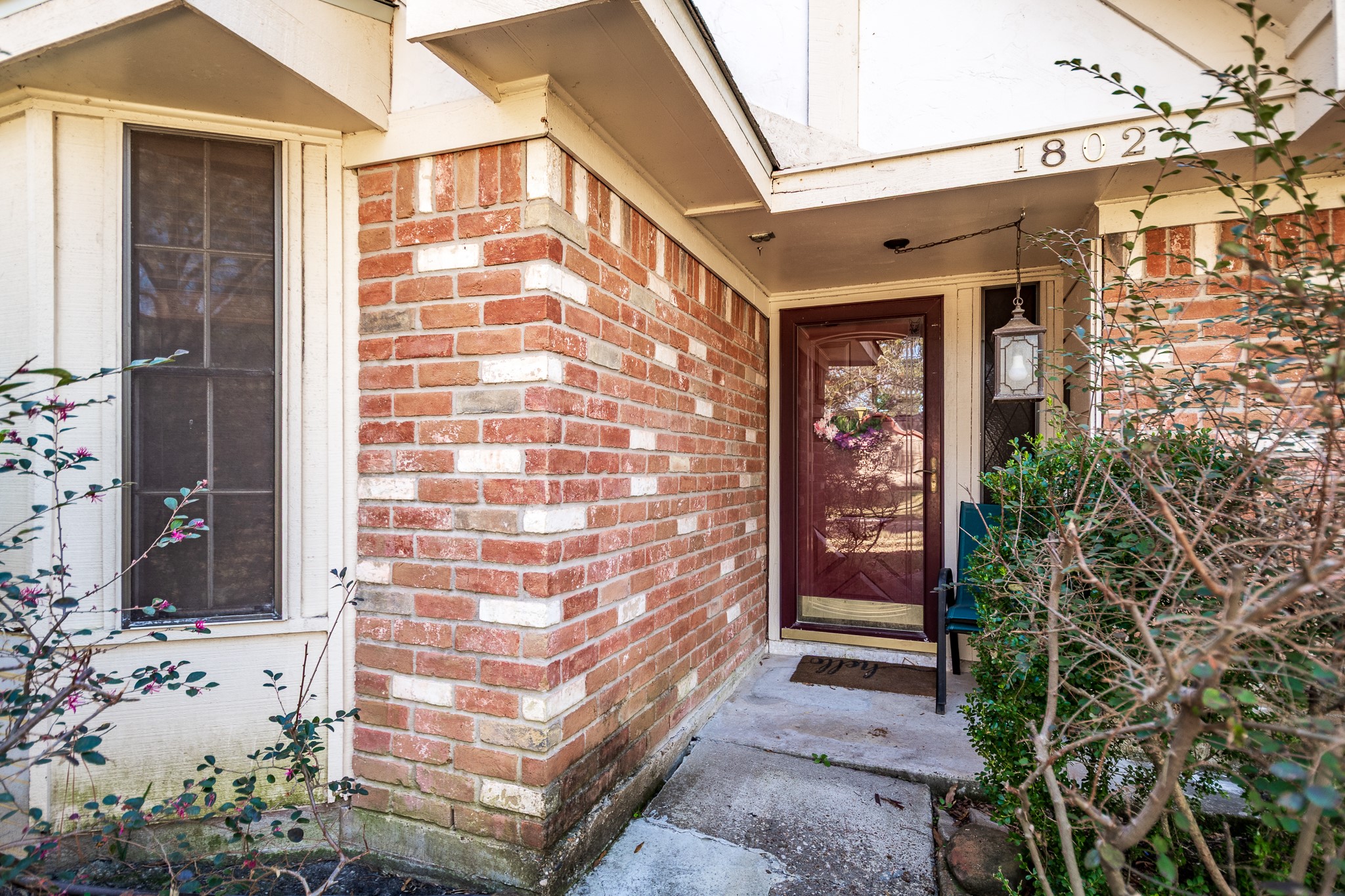 1802 Clover Spring Drive Houston, TX 77339 - Photo 7 of 32