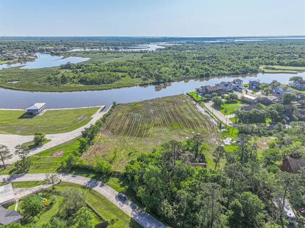$1,000,000 | 4419 Leonetti Lane, Dickinson, TX 77539