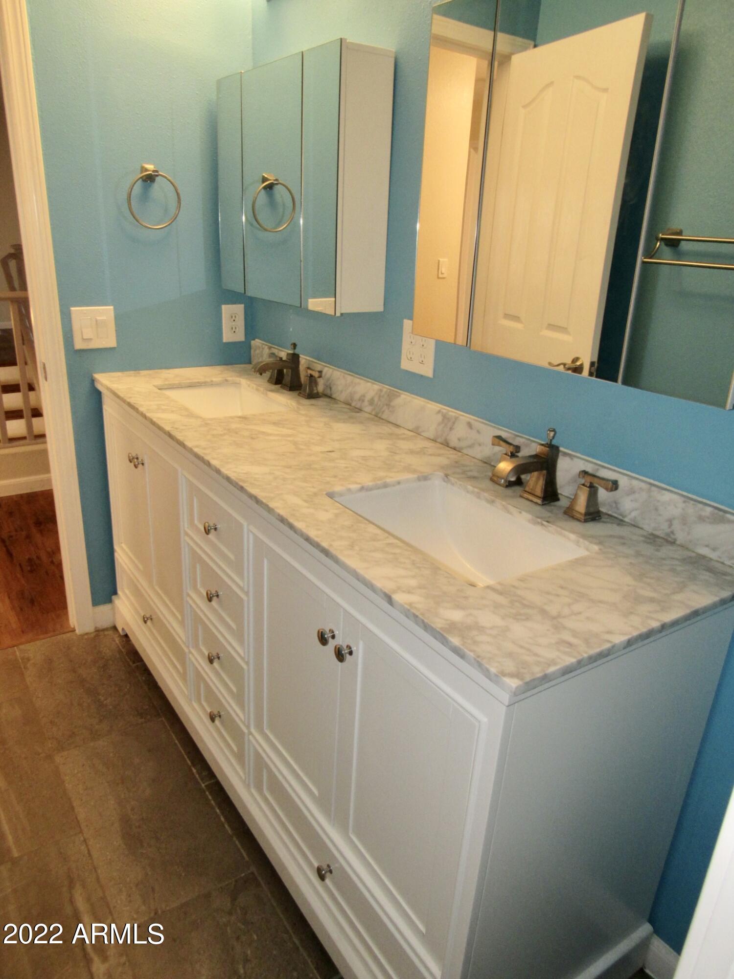 3361 South Martingale Road Gilbert, AZ 85297 - Photo 31 of 37 2nd bath vanity