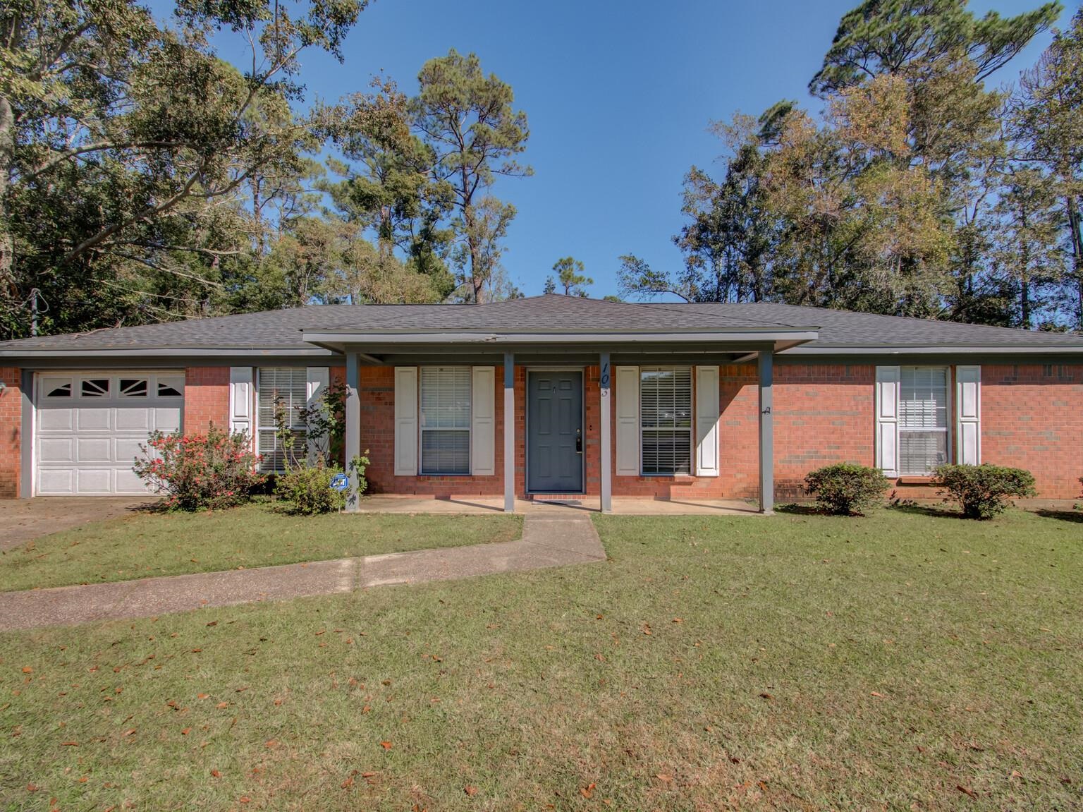 103 Myrtle Court Foley, AL 36535 - Photo 1 of 40