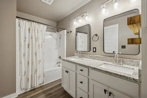 $352,400 | 1521 Wixtown Road, Westmoreland, TN 37186