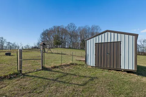 $352,400 | 1521 Wixtown Road, Westmoreland, TN 37186