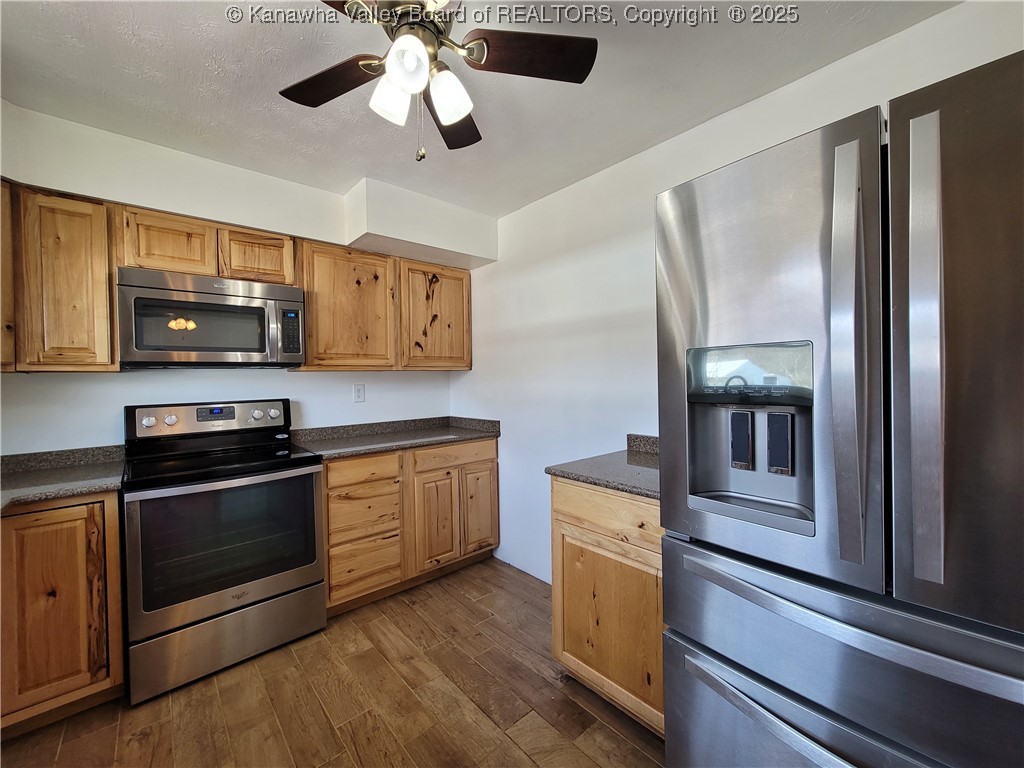 5039 Elk River Road South Elkview, WV 25071 - Photo 5 of 9 Gallery Image 5