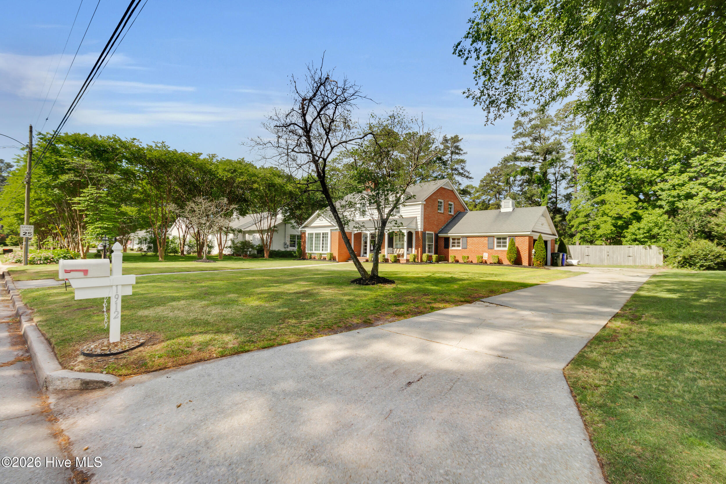 1912 Greenbriar Road Kinston, NC 28501 - Photo 6 of 45 Front