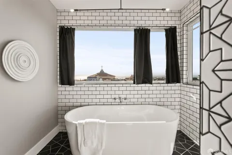 $2,595,000 | 1571 37th Avenue, San Francisco, CA 94122