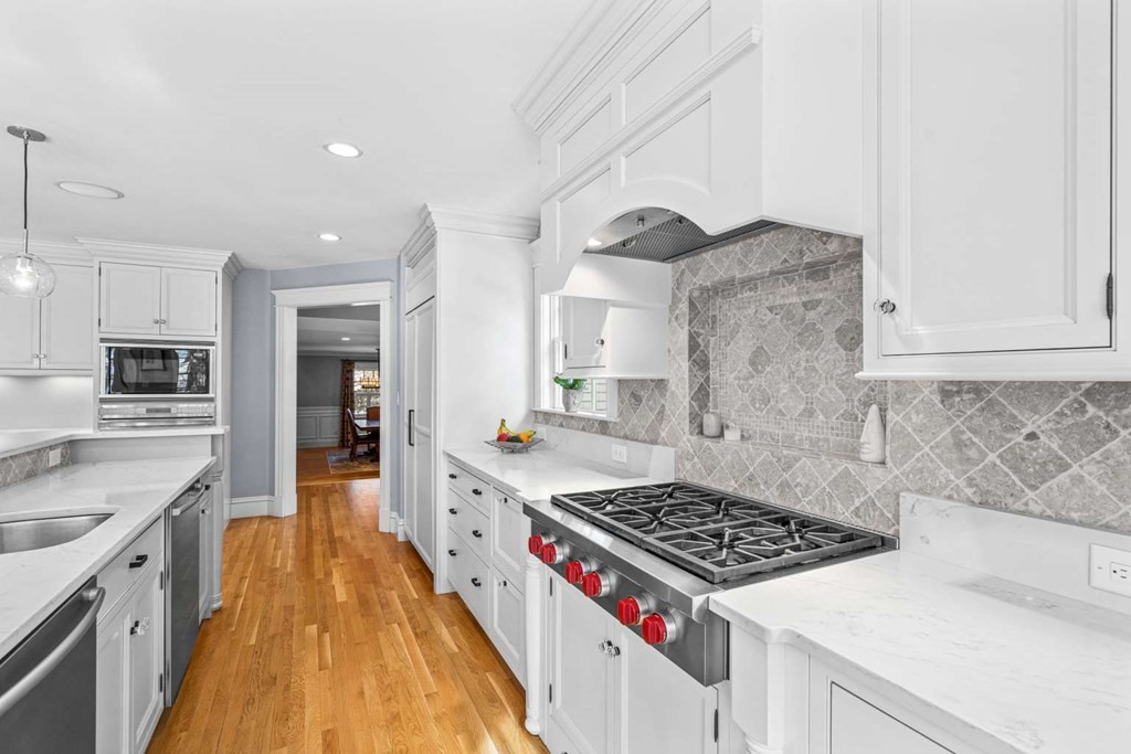 57 Windsor Road Wellesley, MA 02481 - Photo 7 of 30