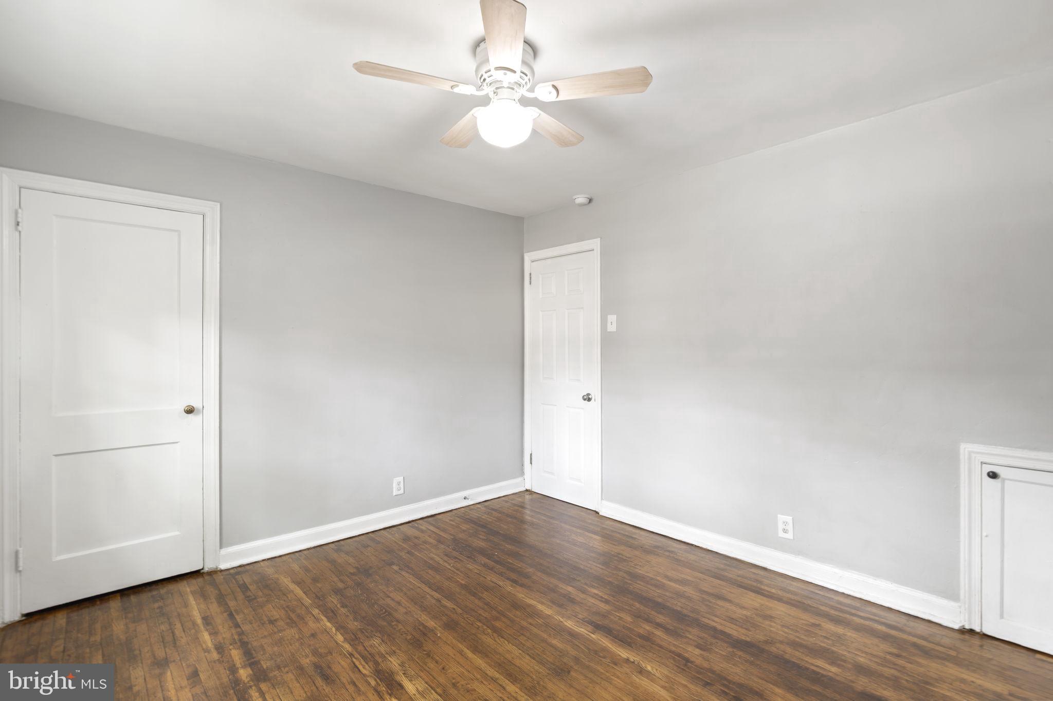 585 Snowden Road Upper Darby, PA 19082 - Photo 18 of 27