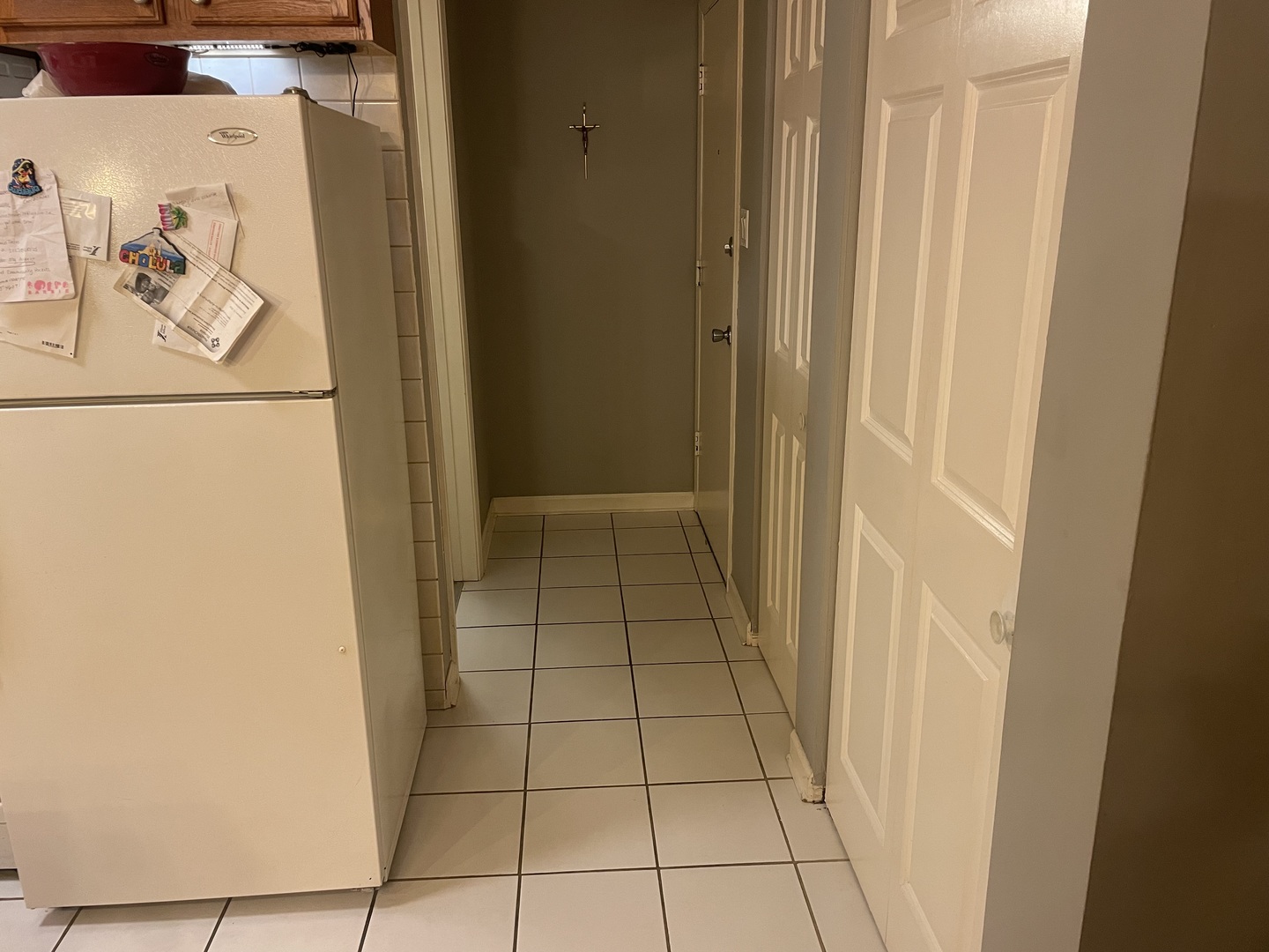 10403 South Keating Avenue, Unit 1C Oak Lawn, IL 60453 - Photo 7 of 12 a view of a closet