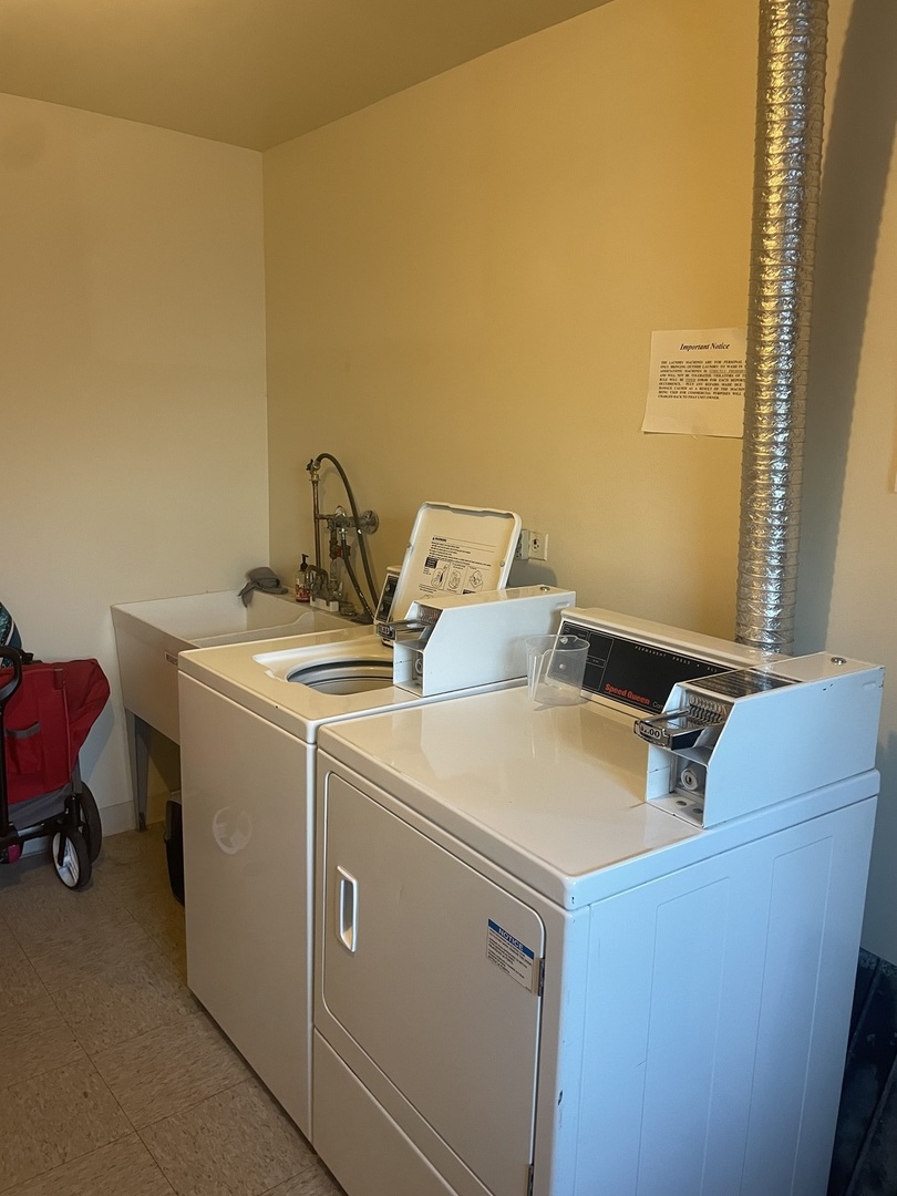 10403 South Keating Avenue, Unit 1C Oak Lawn, IL 60453 - Photo 10 of 12 a utility room with dryer and washer