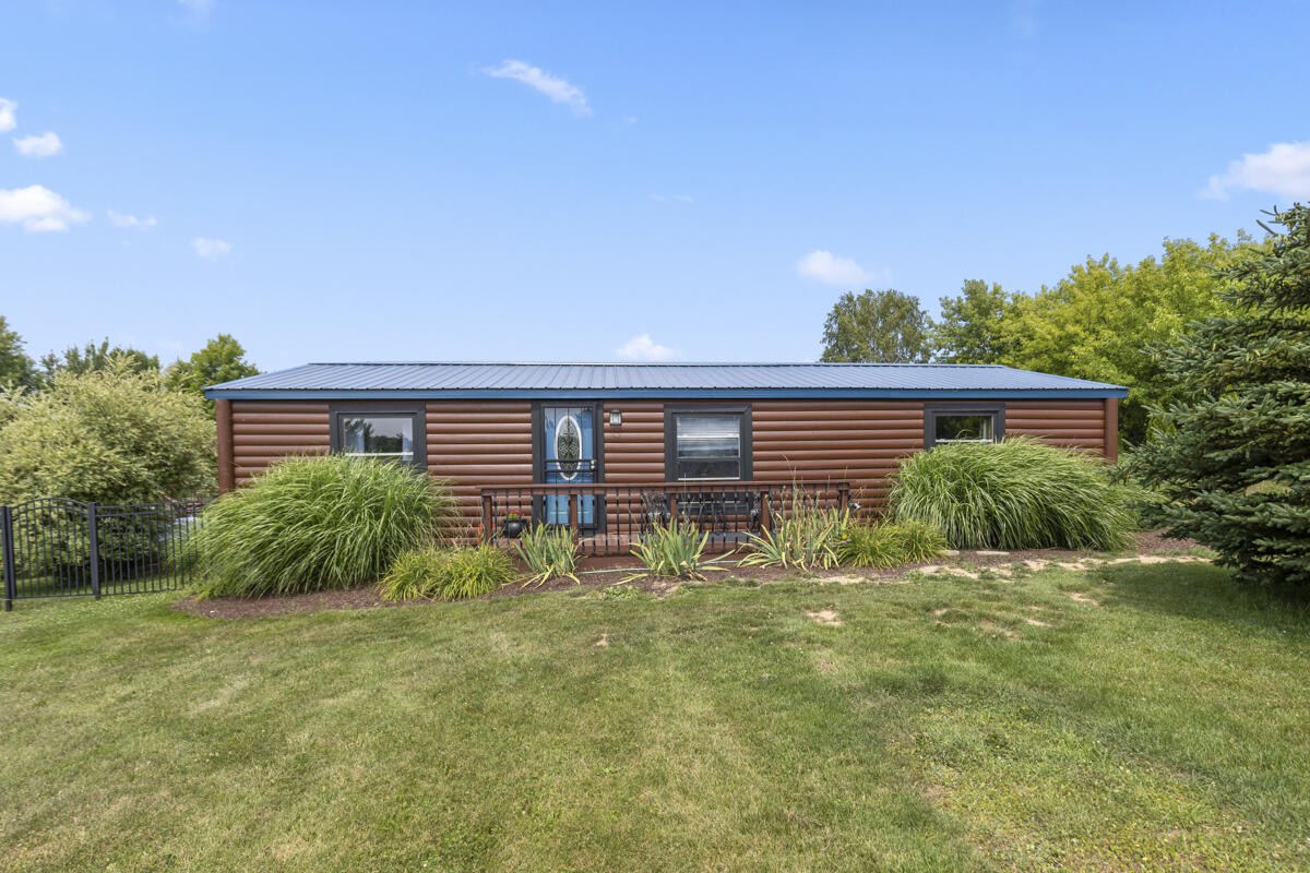 16522 Bailey Road Bailey, MI 49303 - Photo 2 of 48 IMG_1000