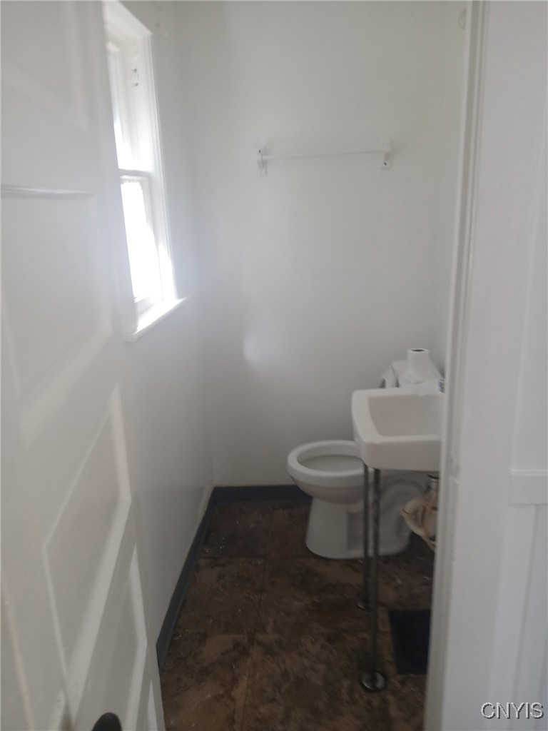 412 Rich Street Syracuse, NY 13207 - Photo 5 of 8