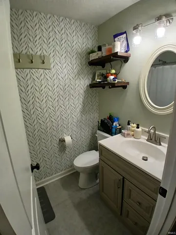 $185,000 | 505 West Darby Drive, Otterbein, IN 47970