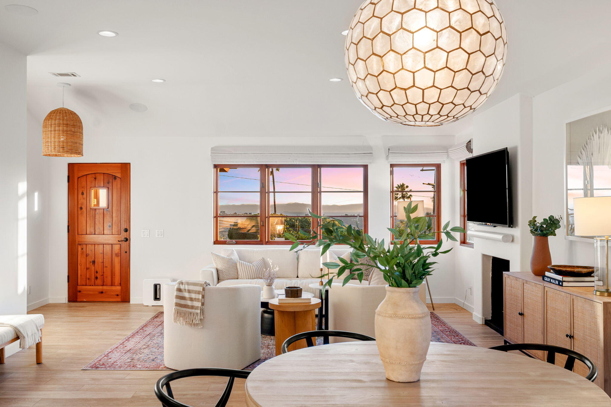 1047 Cheltenham Road Santa Barbara, CA 93105 - Photo 25 of 36 Twilight Living