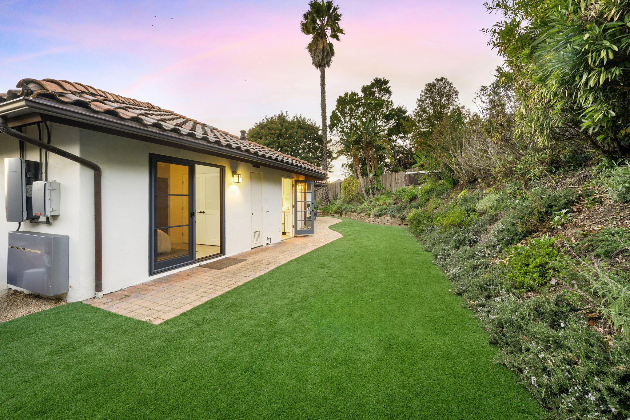 1047 Cheltenham Road Santa Barbara, CA 93105 - Photo 32 of 36 Yard Twilight