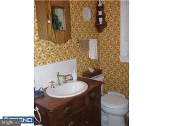217 Woodward Road Media, PA 19063 - Photo 8 of 9 Bathroom
