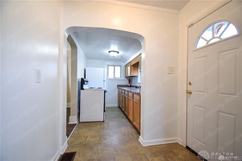 2926 Robin Road Dayton, OH 45409 - Photo 13 of 28