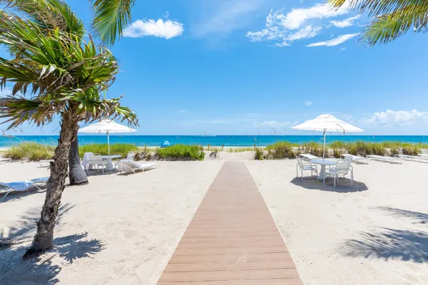 $8,000 | 170 North Ocean Boulevard, Unit 511, Palm Beach, FL 33480