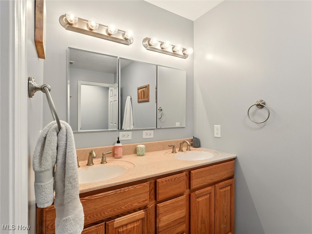 5901 Gibbs Road Andover, OH 44003 - Photo 27 of 41 Gallery Image 27