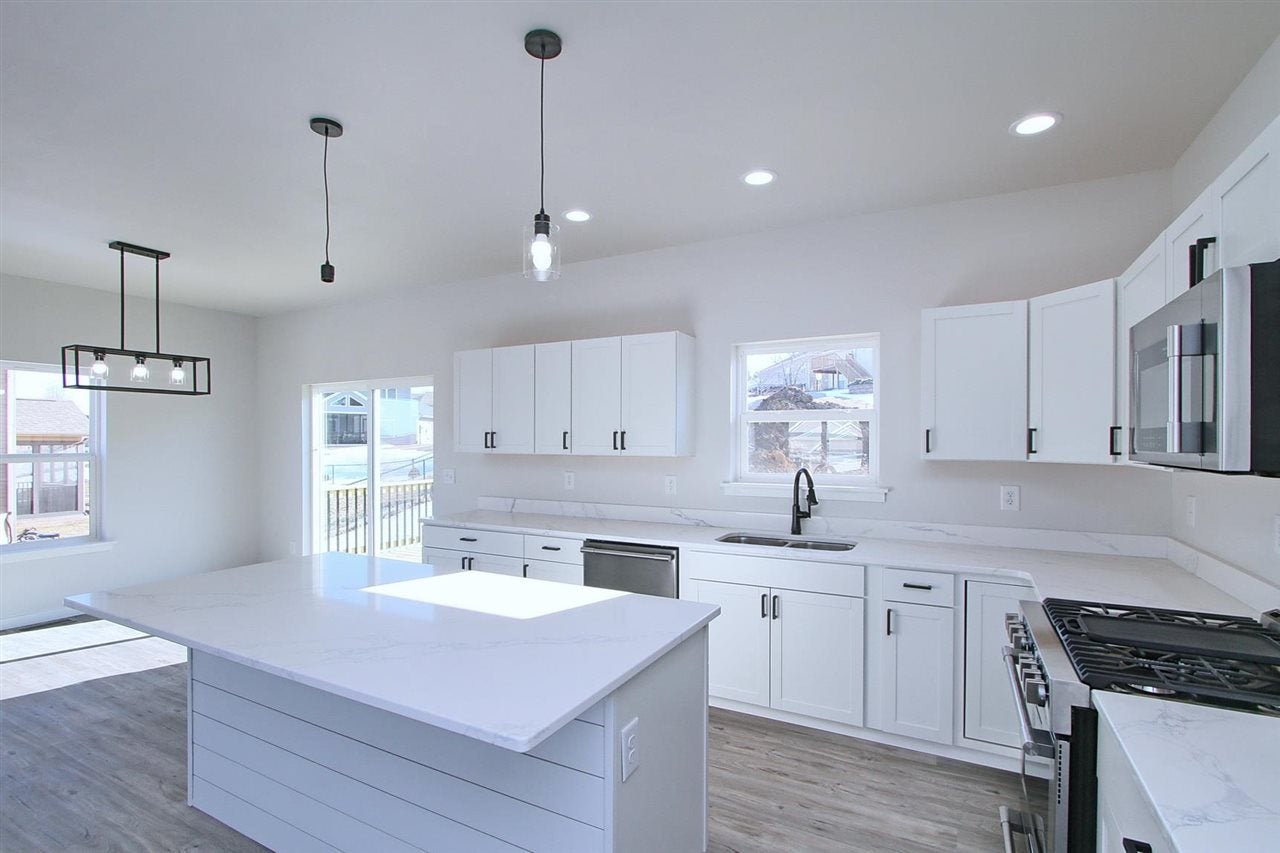 309 Galileo Drive Riverside, IA 52327 - Photo 9 of 30 Gallery Image 9