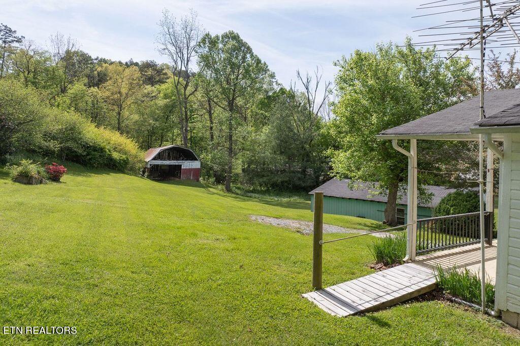 307 Blowing Cave Road Sevierville, TN 37876 - Photo 8 of 37 34