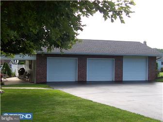 2303 East Rock Road Perkasie, PA 18944 - Photo 2 of 12 Garage