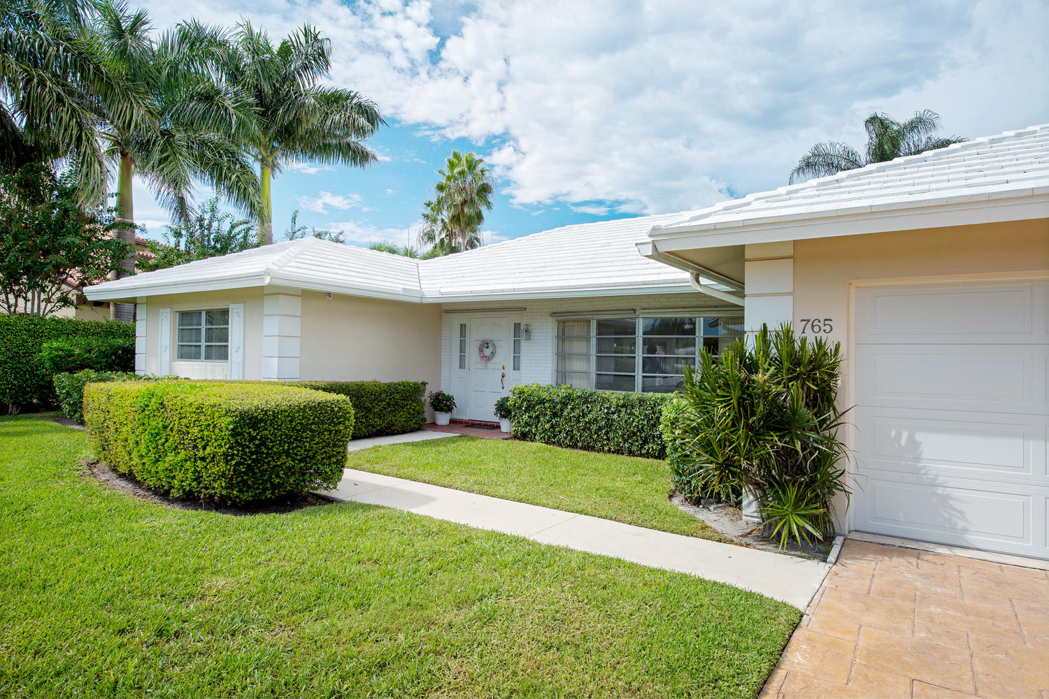 765 Northeast 35th Street Boca Raton, FL 33431 - Photo 2 of 18 Front Walkway