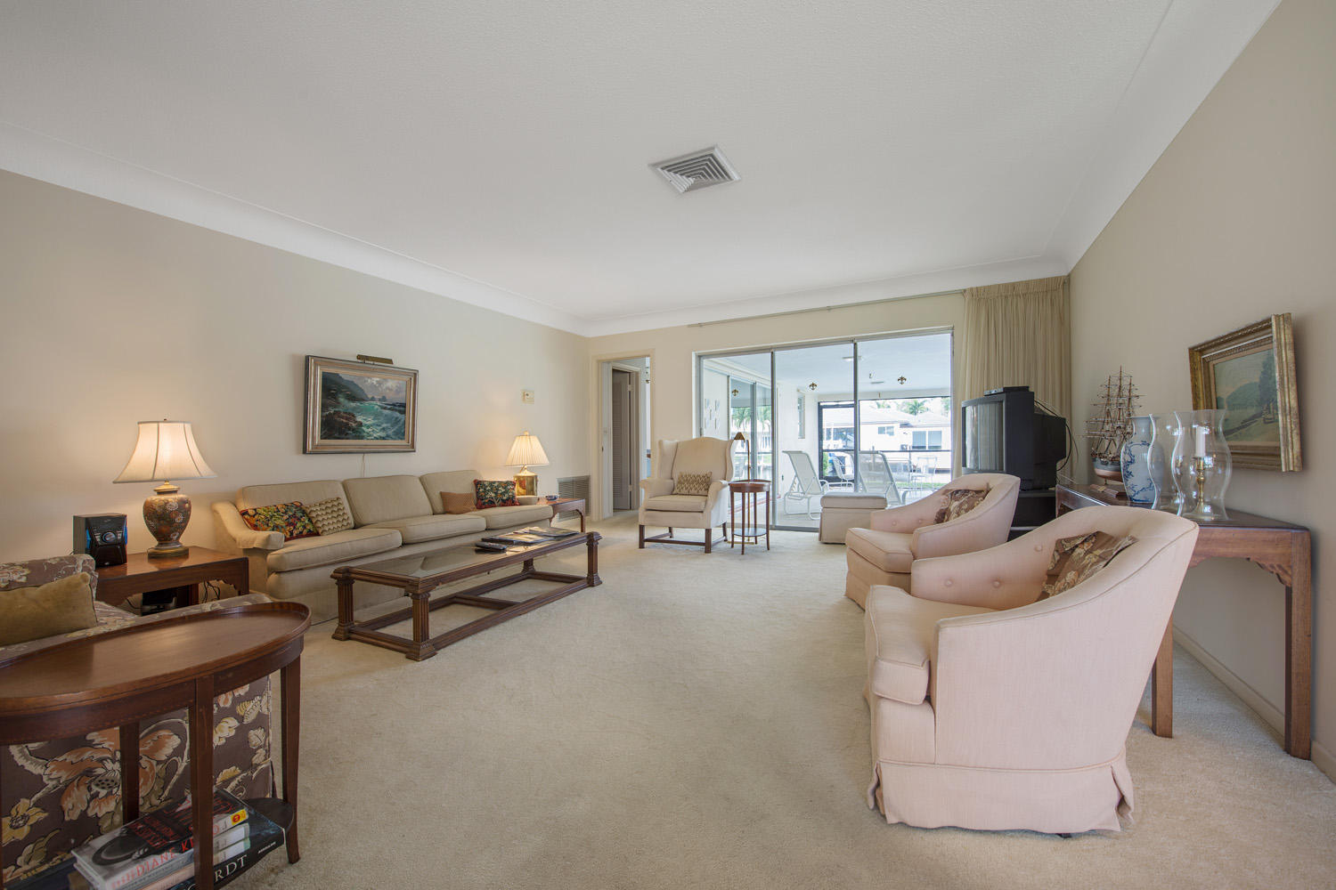 765 Northeast 35th Street Boca Raton, FL 33431 - Photo 6 of 18 Living Area