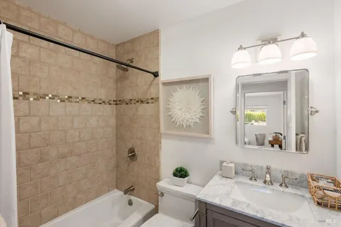 $989,000 | 1230 Cambridge Street, Novato, CA 94947