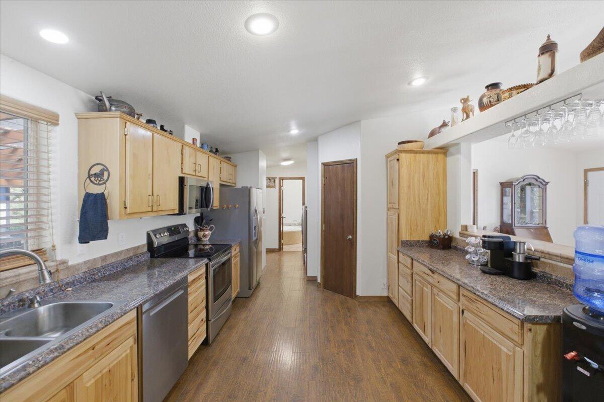 35377 Ede Road Lebanon, OR 97355 - Photo 13 of 50 10