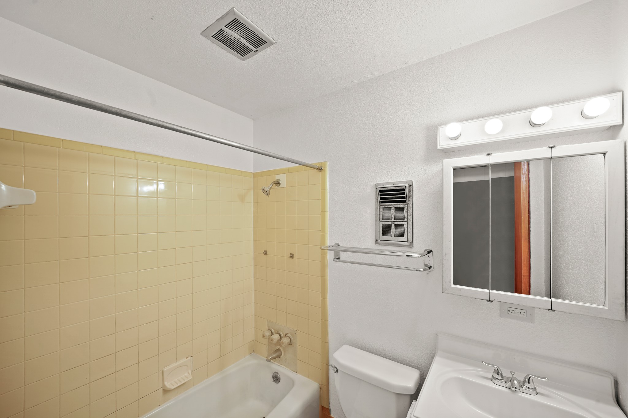 6116 Octavia Street, Unit 1/2 Houston, TX 77026 - Photo 14 of 22