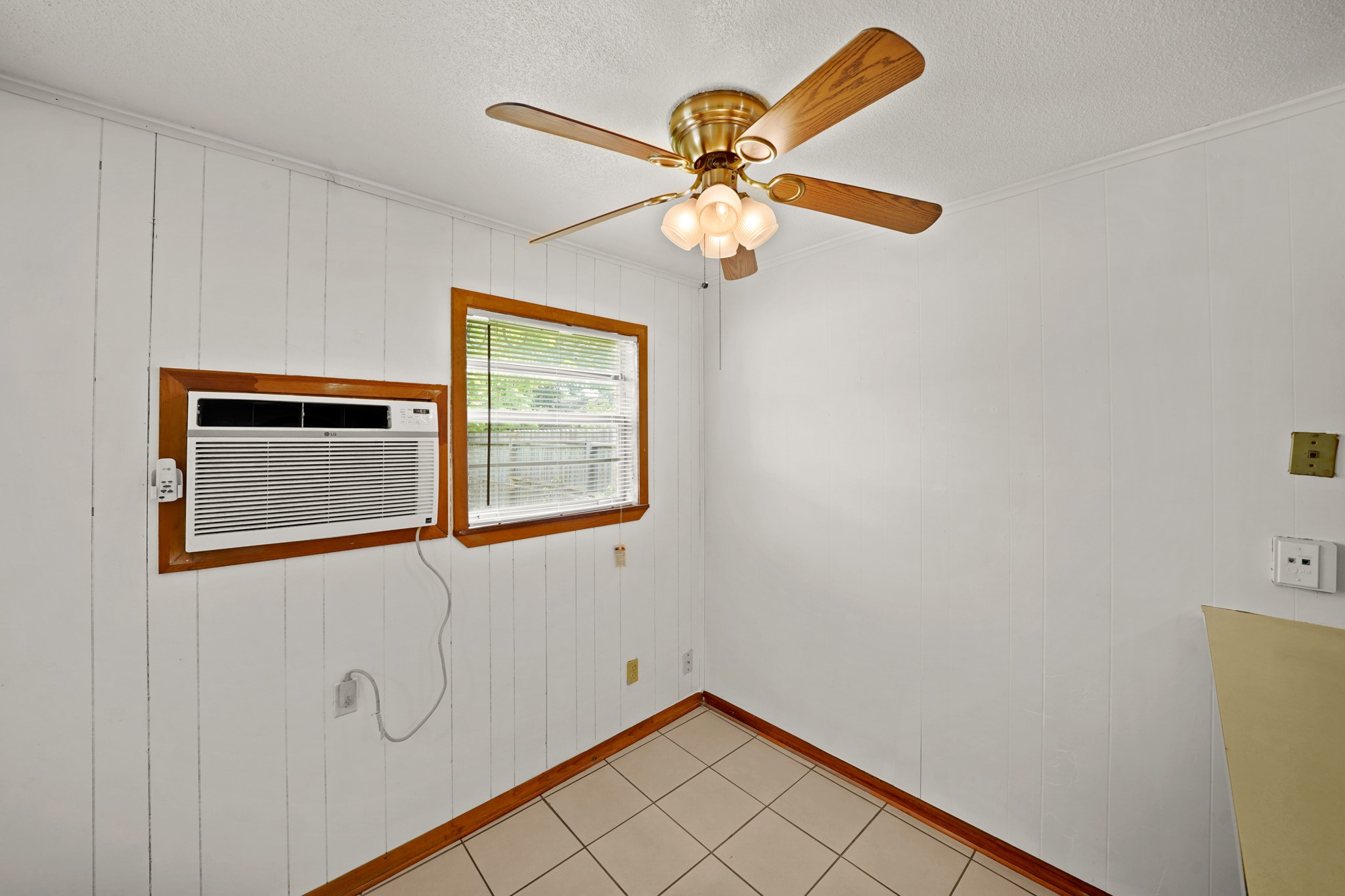 6116 Octavia Street, Unit 1/2 Houston, TX 77026 - Photo 8 of 22